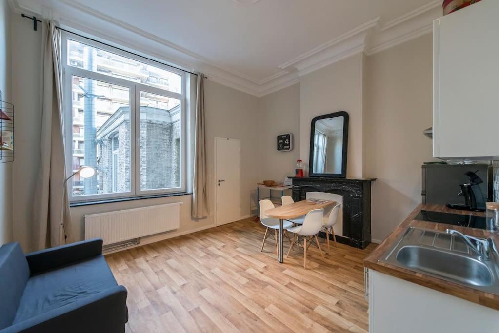 Joli Appartement 2 Chambres A Liege Luaran gambar